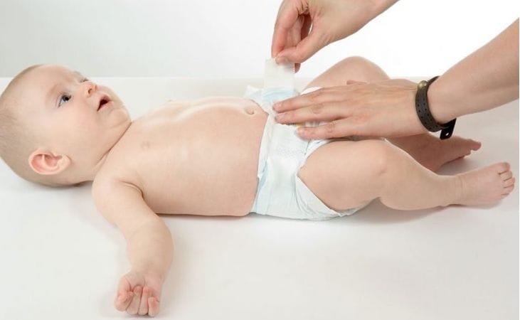دليلك الشامل لاختيار مقاس الحفاض المناسب لطفلك.. وداعاً للحيرة والتسريب!